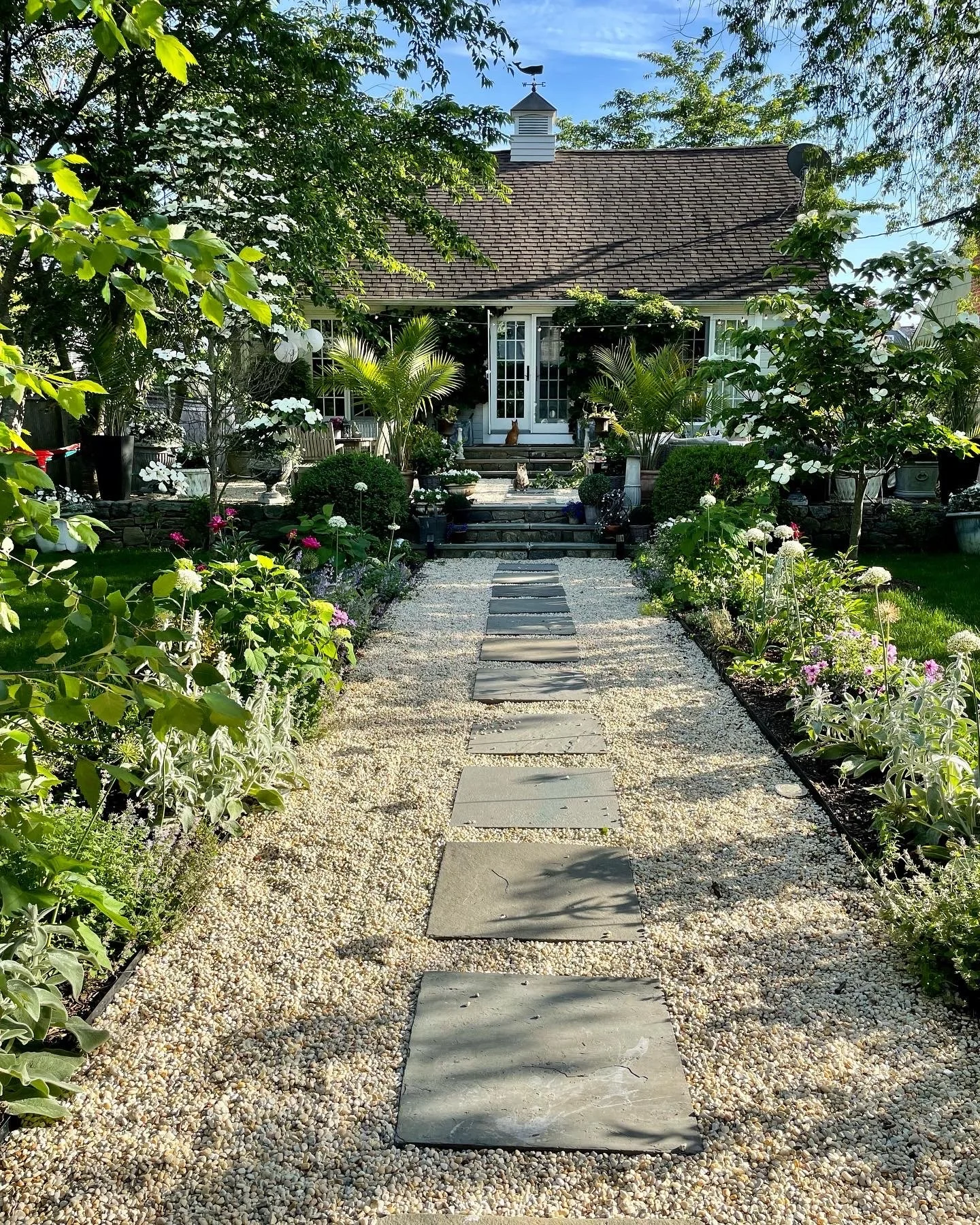 SNOOP: Author Jane Green's Secret Garden Tour — DESIGNPORT